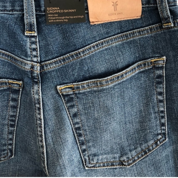 NWT FRYE Sienna Cropped Skinny Jeans - Picture 3 of 4